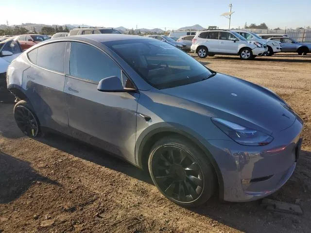 7SAYGDEE4RF990565 2024 2024 Tesla MODEL Y 4