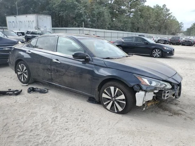 1N4BL4DV9LC275825 2020 2020 Nissan Altima- SV 4