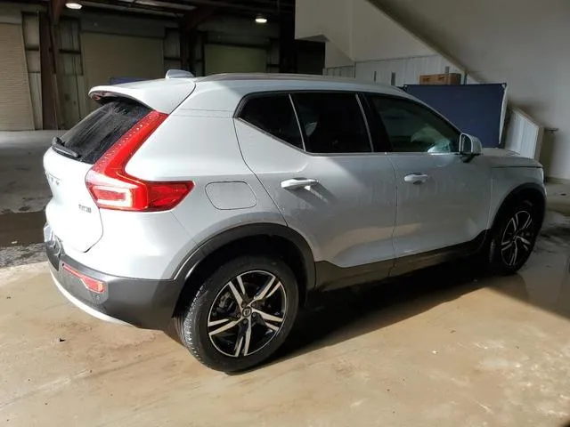 YV4L12UK7R2340102 2024 2024 Volvo XC40- Core 3