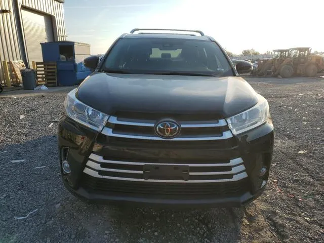 5TDJZRFH1HS477847 2017 2017 Toyota Highlander- SE 5