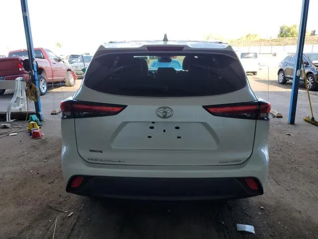 5TDHZRBH7NS207666 2022 2022 Toyota Highlander- Xle 6