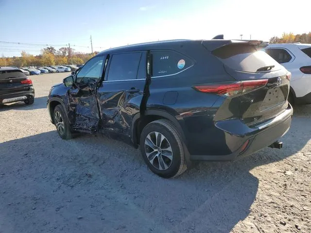 5TDHZRBH7LS012017 2020 2020 Toyota Highlander- Xle 2