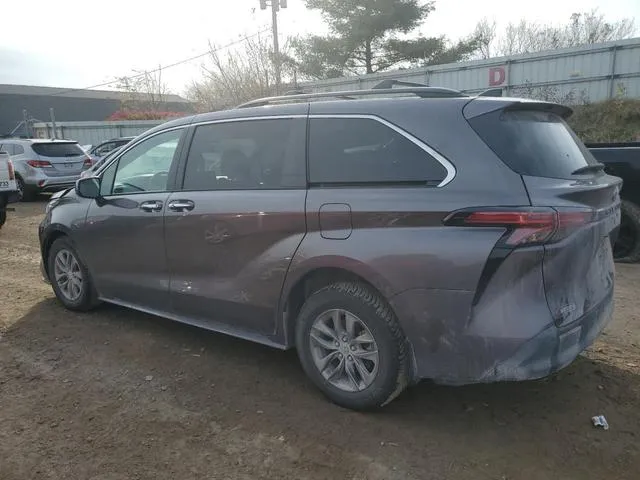 5TDYRKEC2NS095642 2022 2022 Toyota Sienna- Xle 2