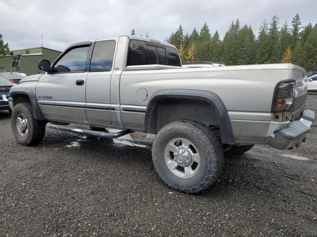 1B7KF23ZXYJ117765 2000 2000 Dodge RAM 2500 2