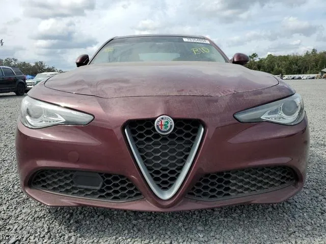 ZARFAEBNXH7556967 2017 2017 Alfa Romeo Giulia 5