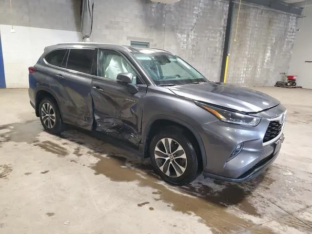 5TDGBRCHXMS514763 2021 2021 Toyota Highlander- Hybrid Xle 4