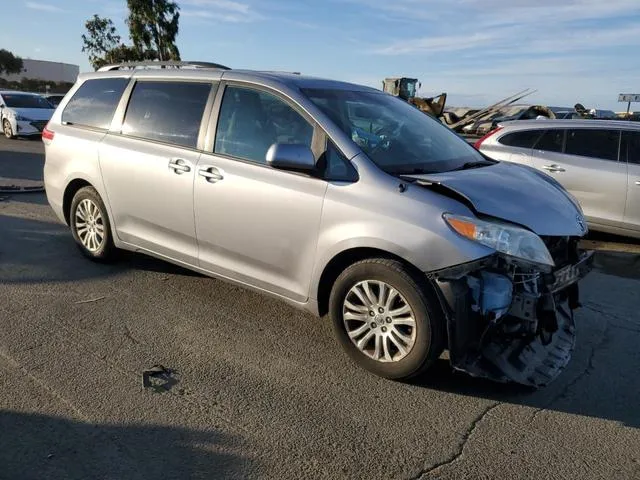 5TDYK3DC5DS369040 2013 2013 Toyota Sienna- Xle 4