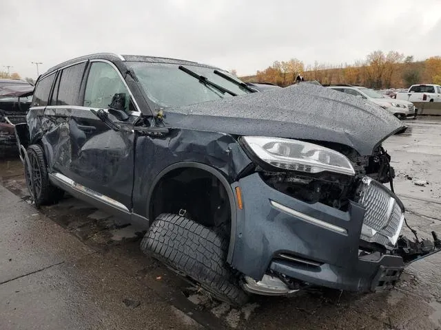 5LM5J7XC9PGL18561 2023 2023 Lincoln Aviator- Reserve 4