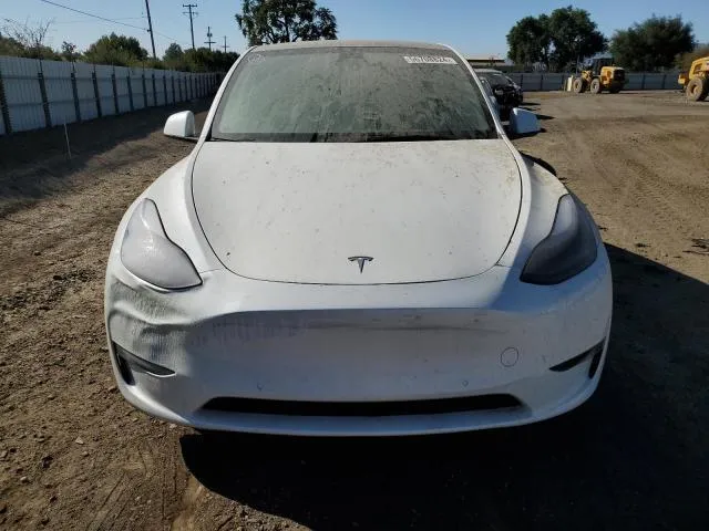 7SAYGDEE5NF565396 2022 2022 Tesla MODEL Y 5