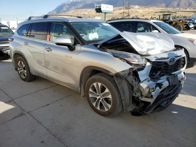 5TDHBRCH7MS516099 2021 2021 Toyota Highlander- Hybrid Xle 4