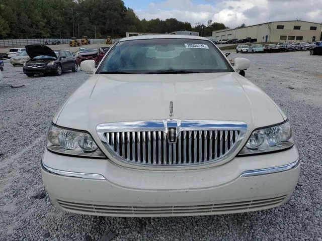 1LNHM83W34Y688374 2004 2004 Lincoln Town Car- Ultimate 5