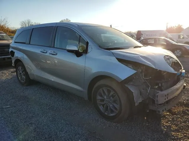 5TDYRKEC4MS020939 2021 2021 Toyota Sienna- Xle 4