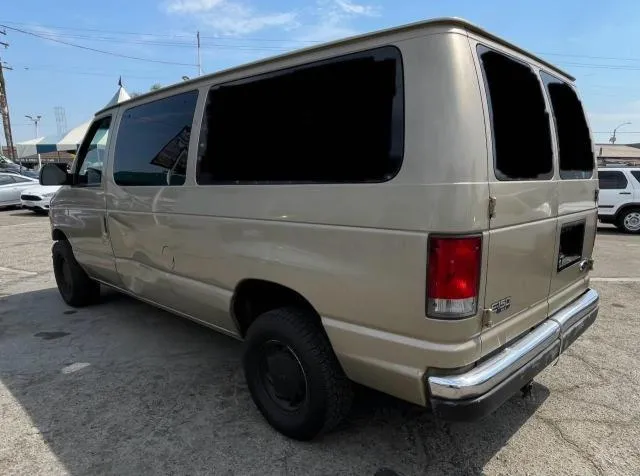 1FMRE11L6XHB70992 1999 1999 Ford Econoline- E150 Wagon 3