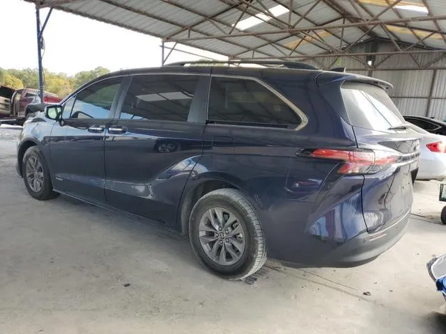 5TDYRKEC0MS065554 2021 2021 Toyota Sienna- Xle 2