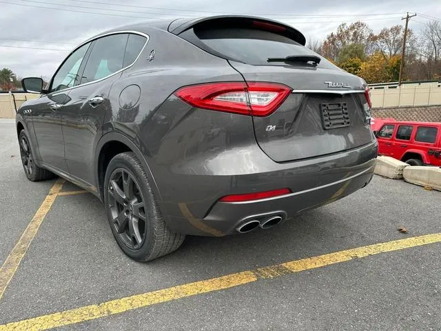 ZN661XUA4LX352737 2020 2020 Maserati Levante 2