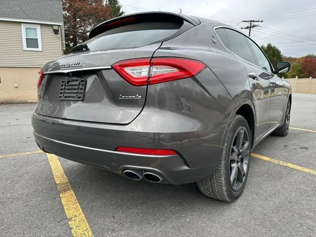 ZN661XUA4LX352737 2020 2020 Maserati Levante 3