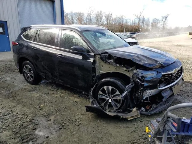 5TDGZRBH2MS072798 2021 2021 Toyota Highlander- Xle 4