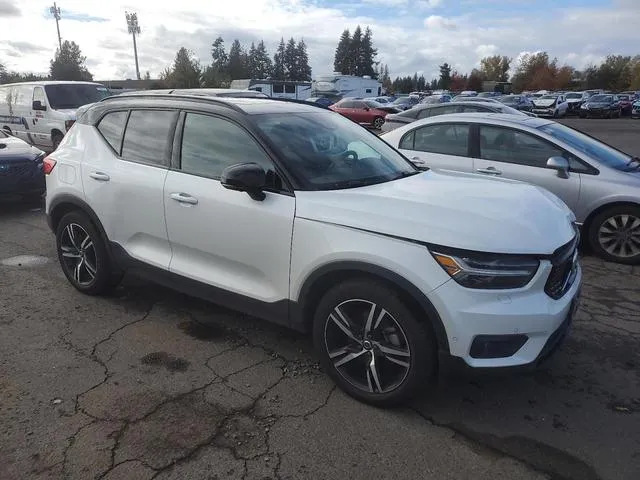 YV4162UM6M2547969 2021 2021 Volvo XC40- T5 R-Design 4