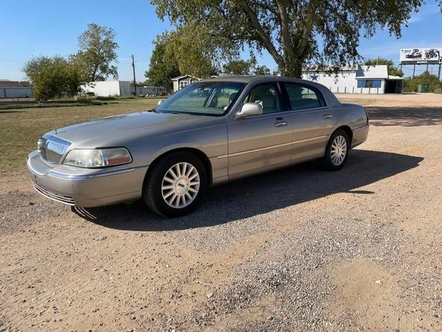 1LNHM81W63Y671926 2003 2003 Lincoln Town Car- Executive 2