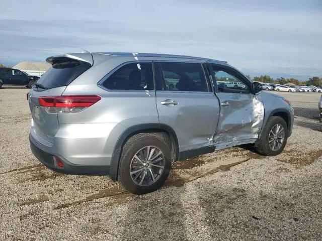 5TDJZRFH2KS601597 2019 2019 Toyota Highlander- SE 3