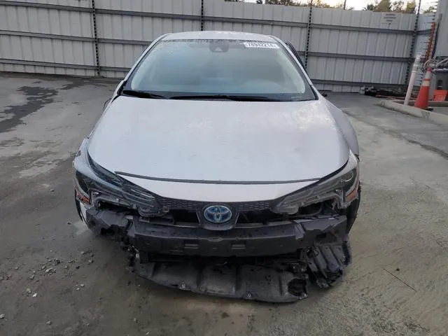 JTDEAMDE9MJ018061 2021 2021 Toyota Corolla- LE 5