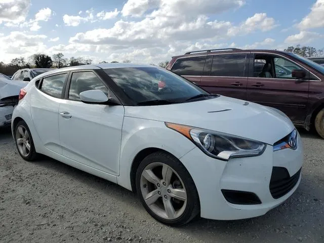 KMHTC6AD8DU095216 2013 2013 Hyundai Veloster 4