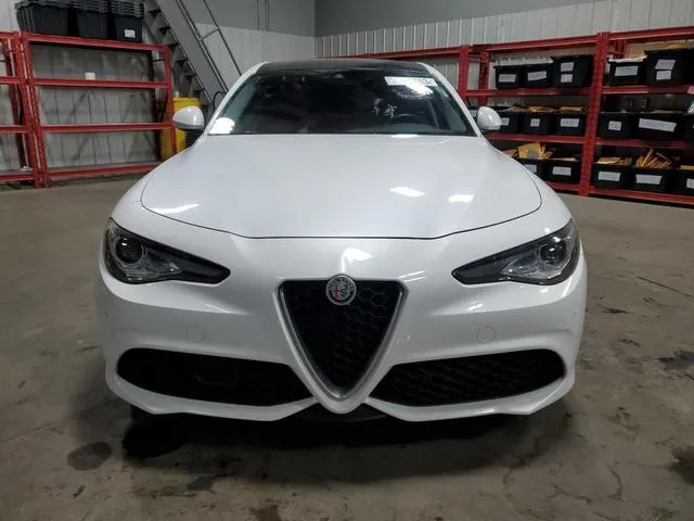 ZARFAEENXJ7566528 2018 2018 Alfa Romeo Giulia- Ti Q4 5