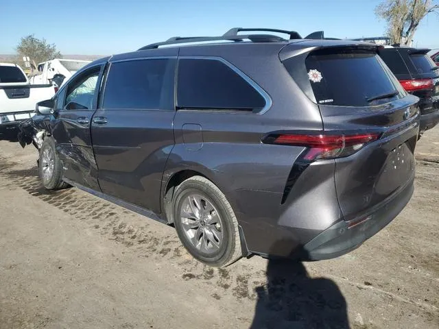 5TDJRKEC4MS020439 2021 2021 Toyota Sienna- Xle 2