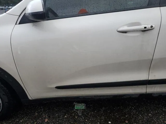 KNDCB3LC4J5204545 2018 2018 KIA Niro- FE 7