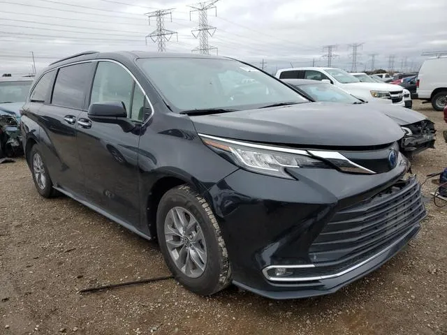 5TDYRKEC8NS135691 2022 2022 Toyota Sienna- Xle 4