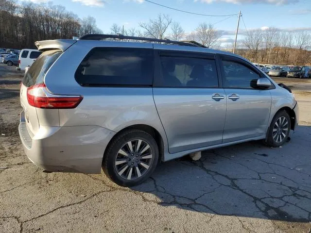 5TDDZ3DC8JS207330 2018 2018 Toyota Sienna- Xle 3