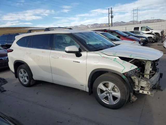 5TDBBRCH4MS525932 2021 2021 Toyota Highlander- Hybrid Le 4