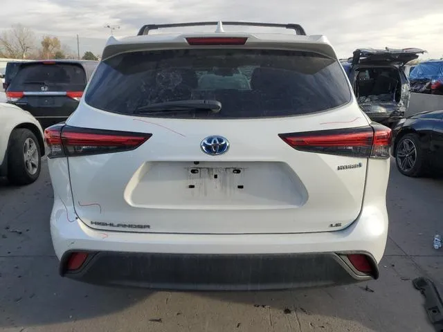 5TDBBRCH4MS525932 2021 2021 Toyota Highlander- Hybrid Le 6