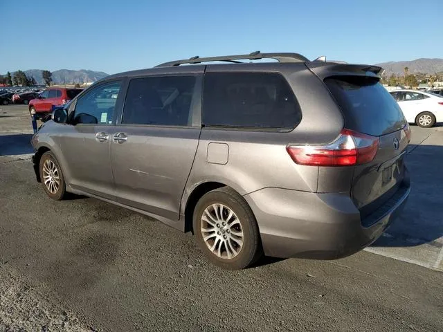 5TDYZ3DC1JS923990 2018 2018 Toyota Sienna- Xle 2