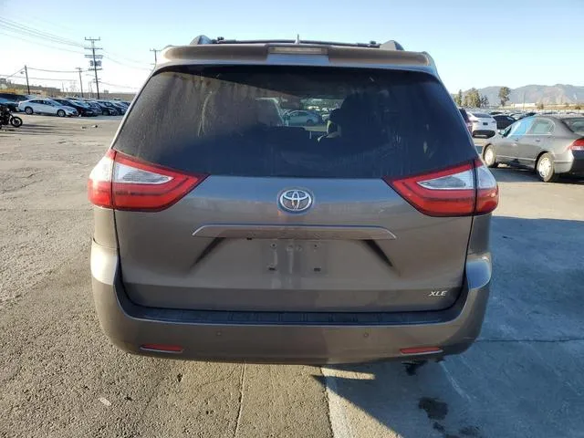 5TDYZ3DC1JS923990 2018 2018 Toyota Sienna- Xle 6