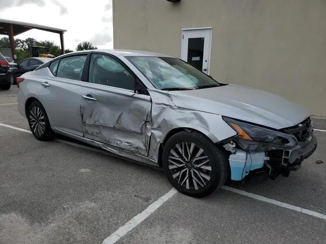 1N4BL4DV1RN338879 2024 2024 Nissan Altima- SV 4