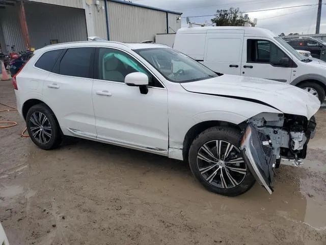 YV4L12RLXN1008477 2022 2022 Volvo XC60- B5 Inscription 4