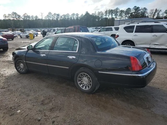 1LNHM82W81Y734097 2001 2001 Lincoln Town Car- Signature 2