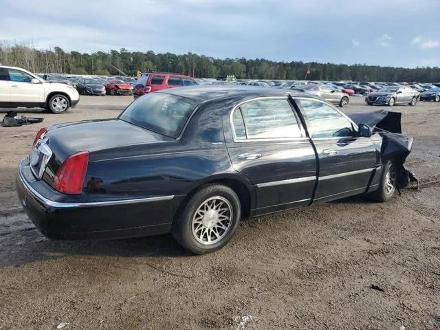 1LNHM82W81Y734097 2001 2001 Lincoln Town Car- Signature 3