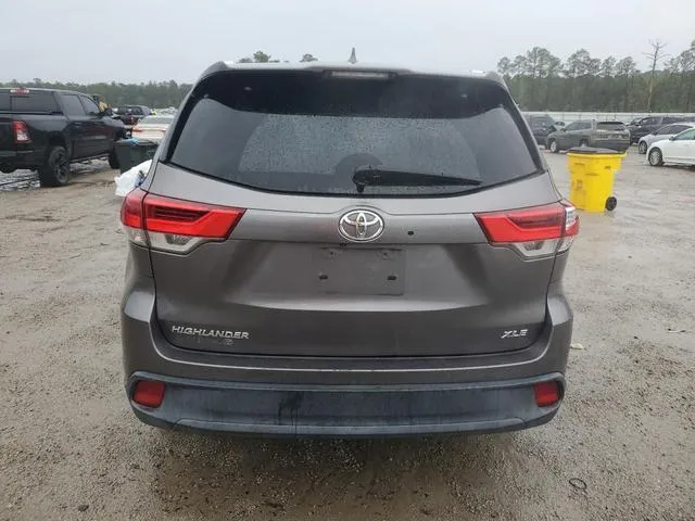 5TDKZRFH5JS540491 2018 2018 Toyota Highlander- SE 6