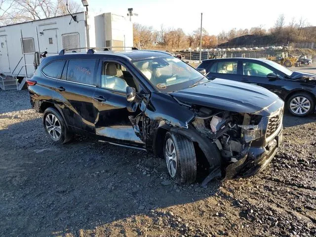 5TDGZRBH0NS560293 2022 2022 Toyota Highlander- Xle 4