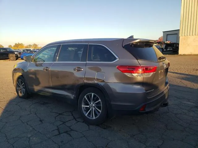 5TDJZRFH2KS623194 2019 2019 Toyota Highlander- SE 2