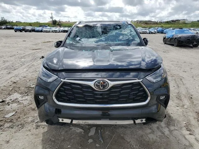 5TDGZRAH6MS060462 2021 2021 Toyota Highlander- Xle 5