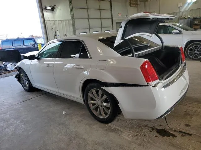 2C3CCARG8NH100185 2022 2022 Chrysler 300- Touring 2