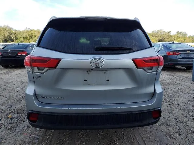 5TDZZRFH7JS275569 2018 2018 Toyota Highlander- LE 6