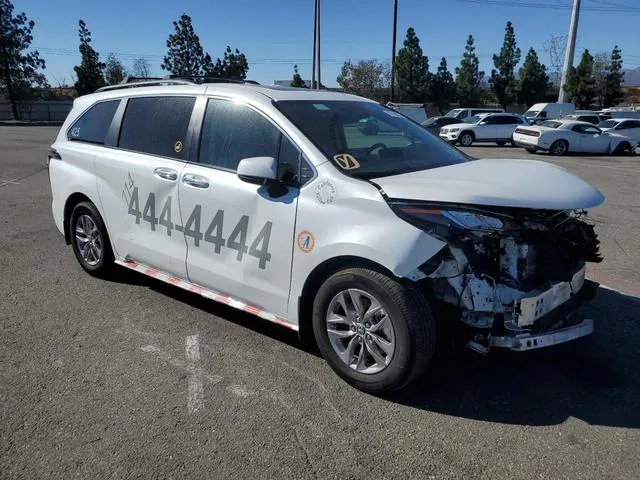 5TDJRKEC2NS102414 2022 2022 Toyota Sienna- Xle 4