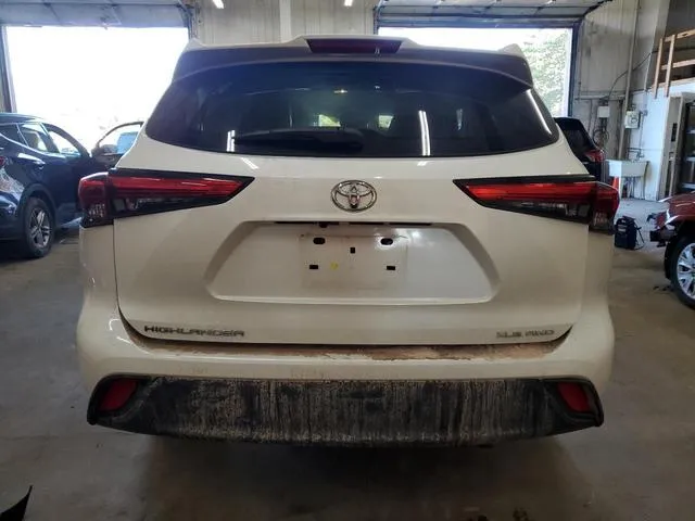 5TDHZRBH2MS115542 2021 2021 Toyota Highlander- Xle 6