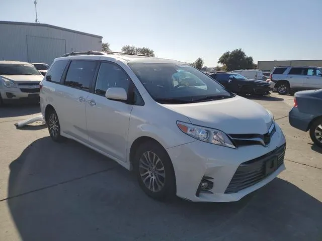 5TDYZ3DCXKS966645 2019 2019 Toyota Sienna- Xle 4