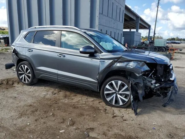 3VVEX7B26RM079114 2024 2024 Volkswagen Taos- SE 4