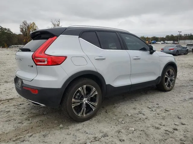 YV4162UL5L2187678 2020 2020 Volvo XC40- T5 Inscription 3